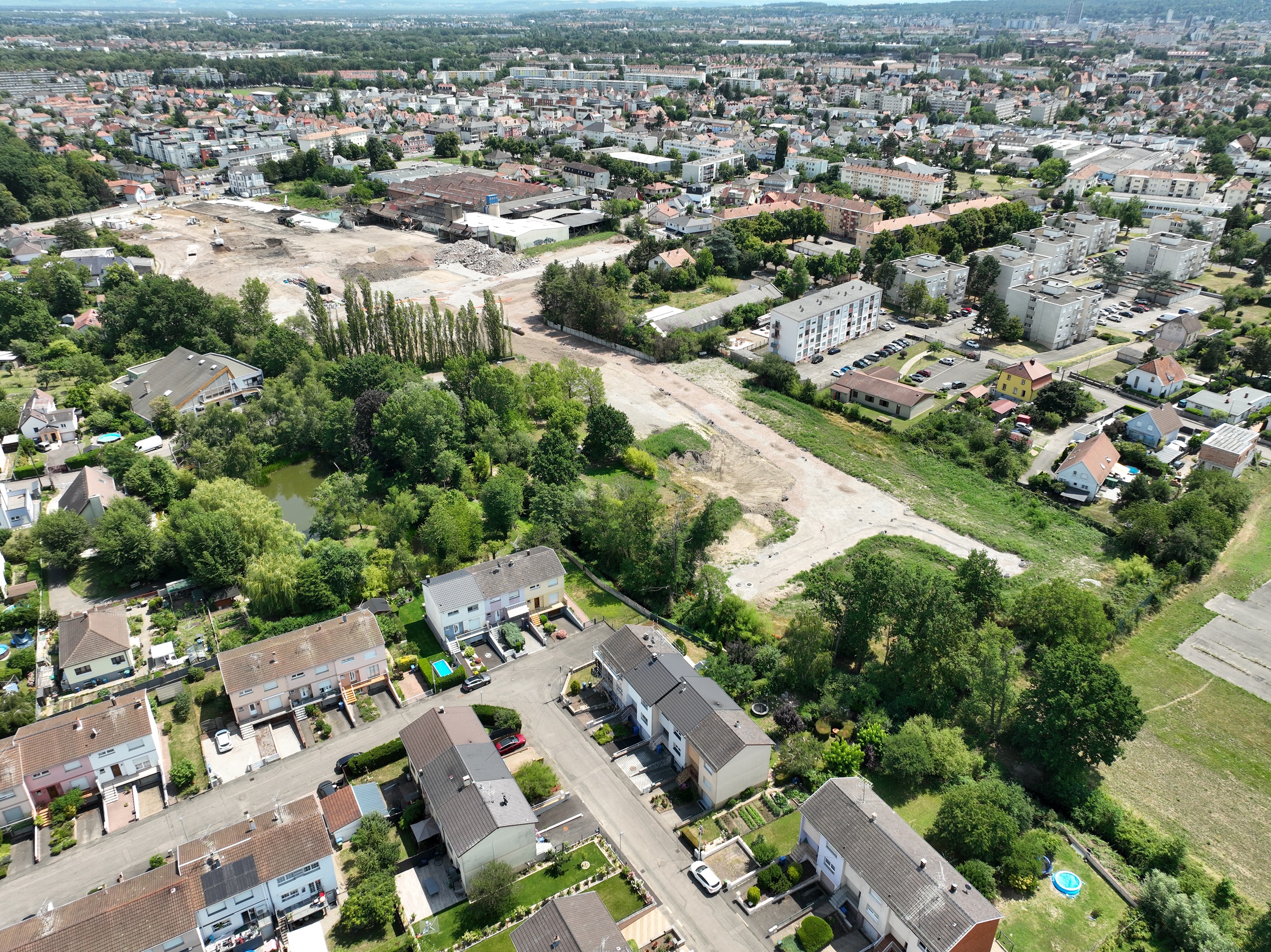 terre-et-developpement-lotissement-terre-ad-vitam-kingersheim-amenagement-travaux-vue-aerienne-terrain-viabilise